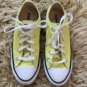 Converse Yellow low top Sneakers
